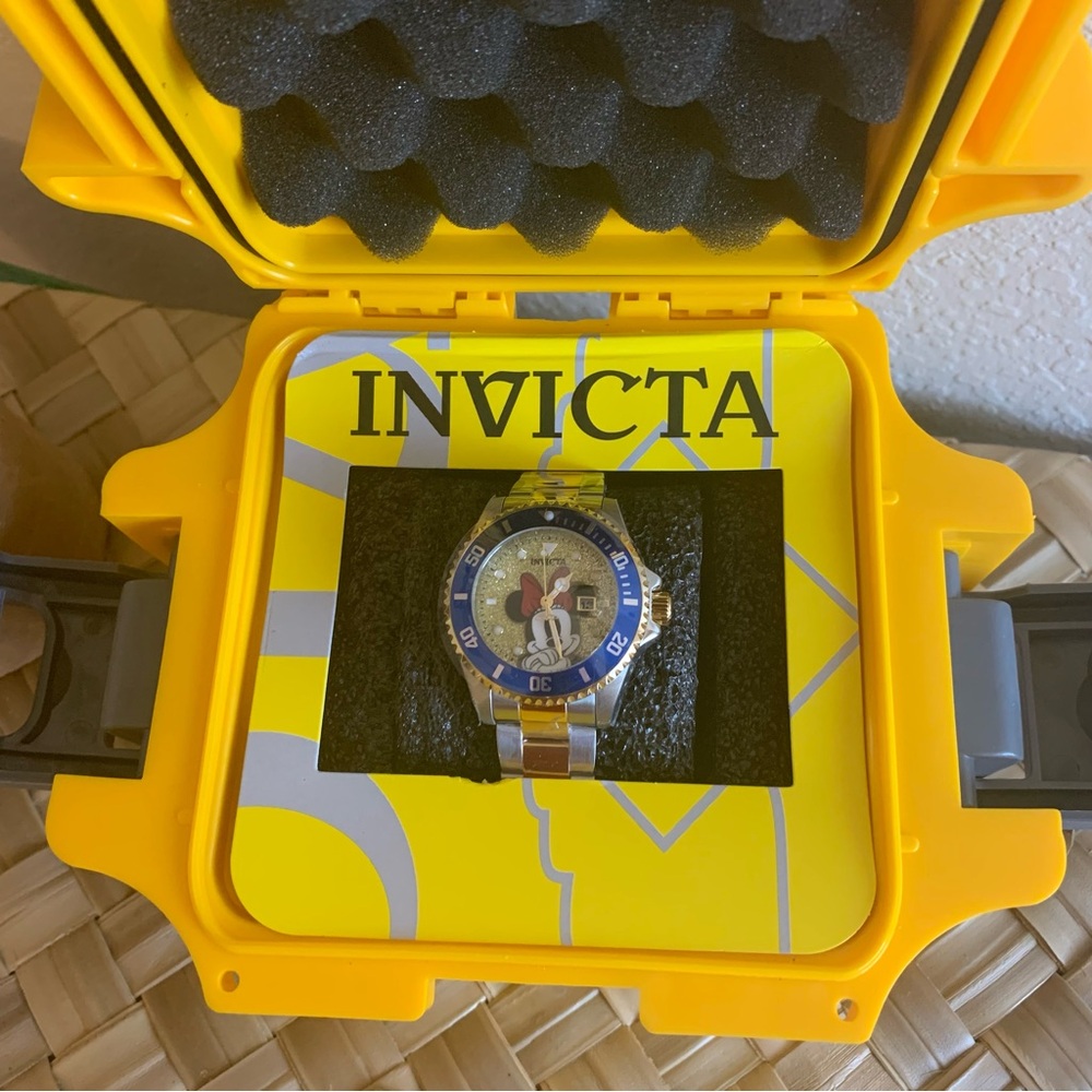Limited Edition , Invicta Disney Minnie Mouse women’s watch  (NWT)